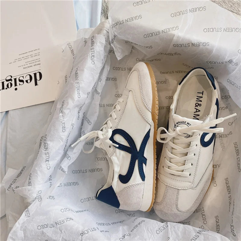 McGregor Clan- Women's Lightweight Sneakers